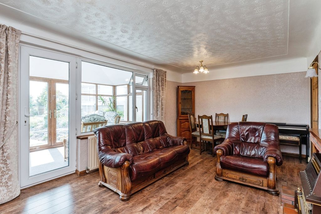 Property photo 3 of 26 Pbox-Img.Jpg