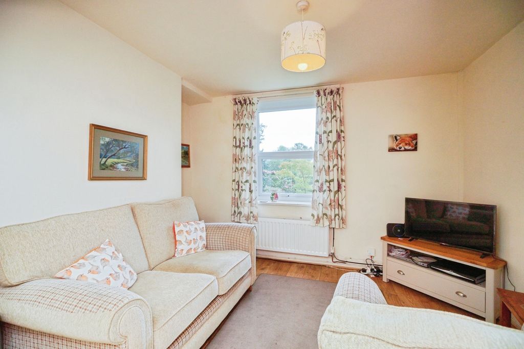 Property photo 3 of 21 Pbox-Img.Jpg