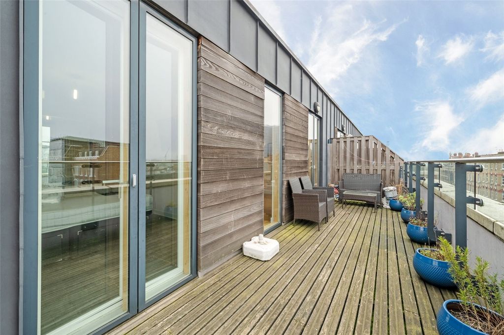 Property photo 3 of 15 Picture No. 38