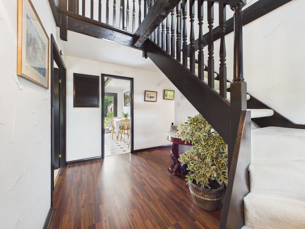Property photo 2 of 23 Entrance Hallway