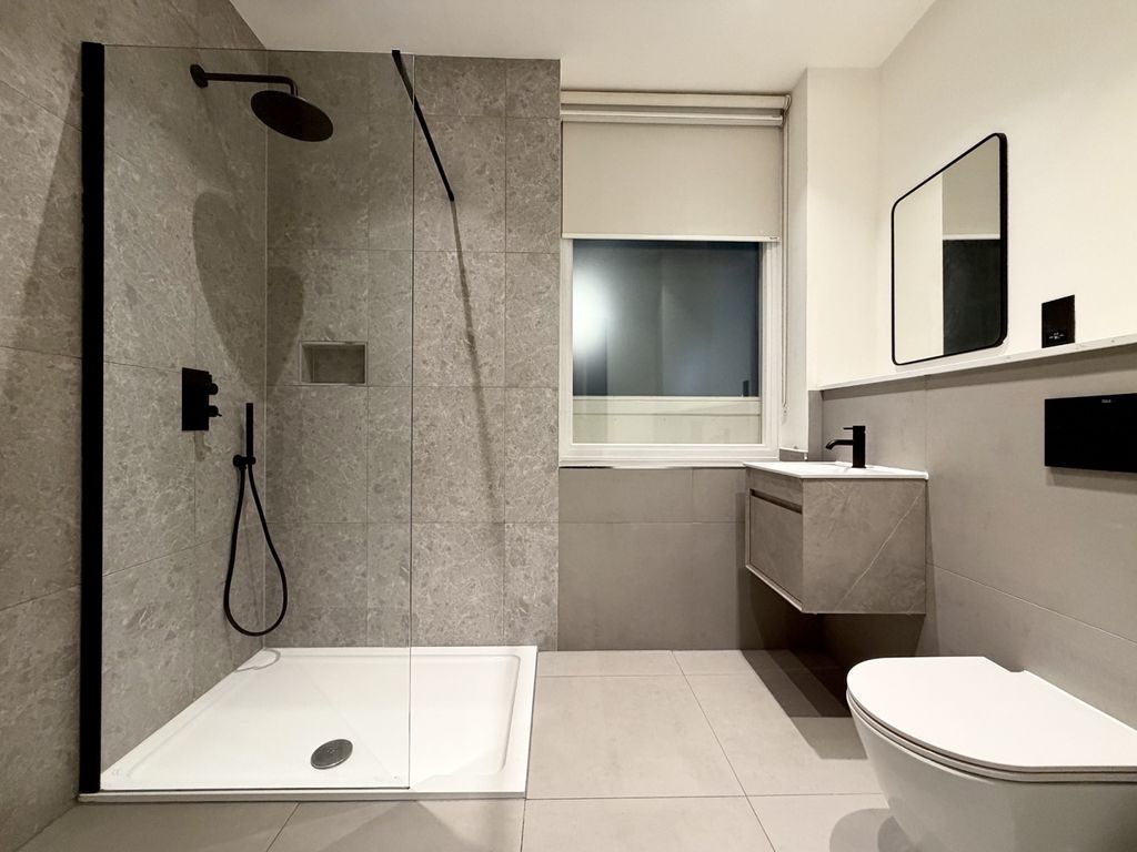 Property photo 3 of 12 7B1c167F-B97d-4Bd2-9Fce-Ef2B2E3E99Aa