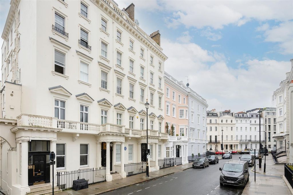 Property photo 1 of 28 2 Lyall Street Hi-28.Jpg