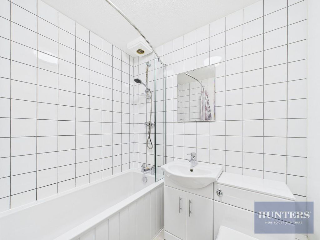 Property photo 3 of 7 Bathroom