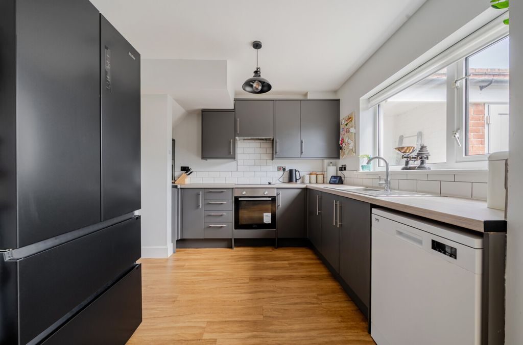 Property photo 3 of 14 1478746-3-6A4255F...