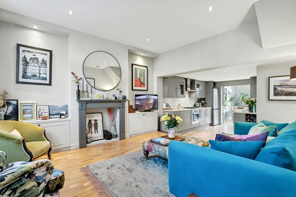 Property photo 3 of 22