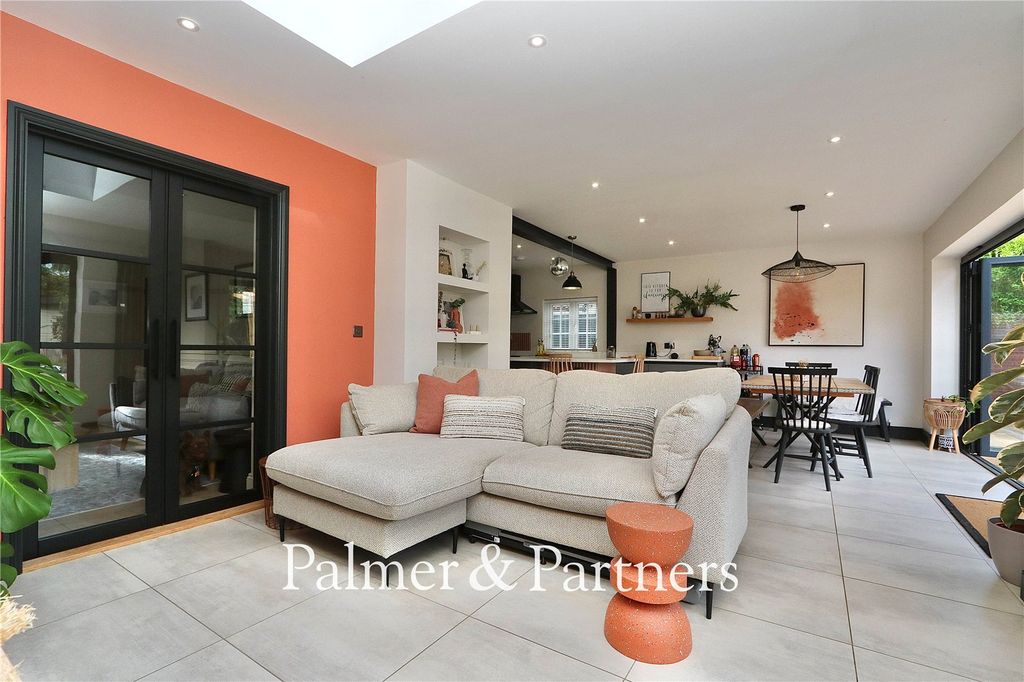 Property photo 3 of 31 Picture No. 04