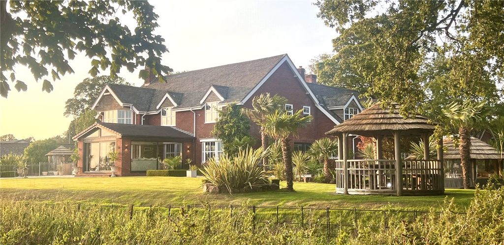 Property photo 3 of 27 Hill Farm House