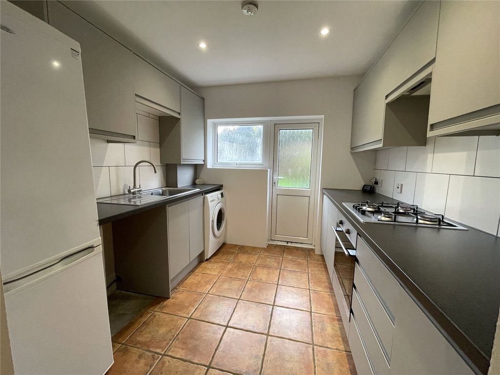 Property photo 2 of 9 Picture No. 15