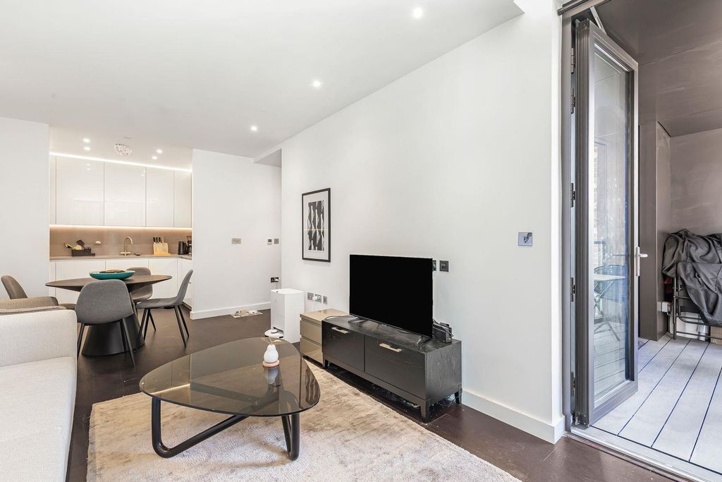 Property photo 2 of 15 Reception