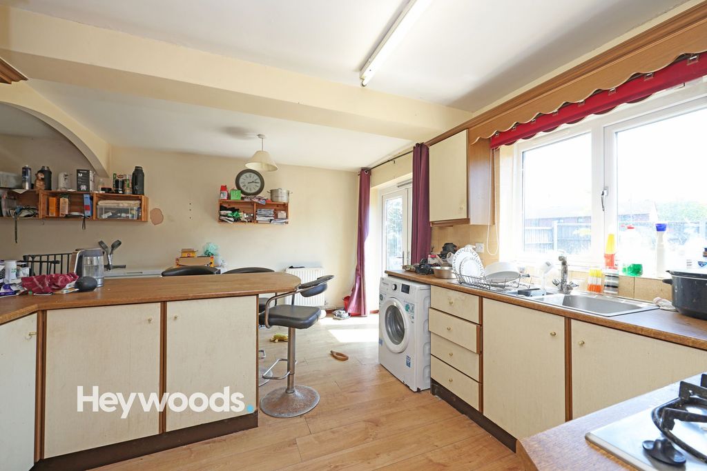 Property photo 3 of 34