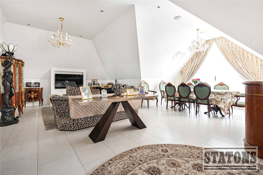 Property photo 2 of 19 Picture No. 18