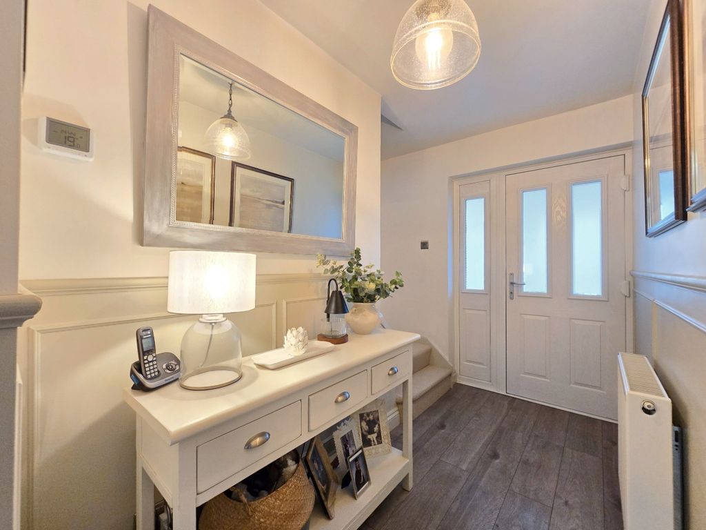 Property photo 2 of 15 5033142