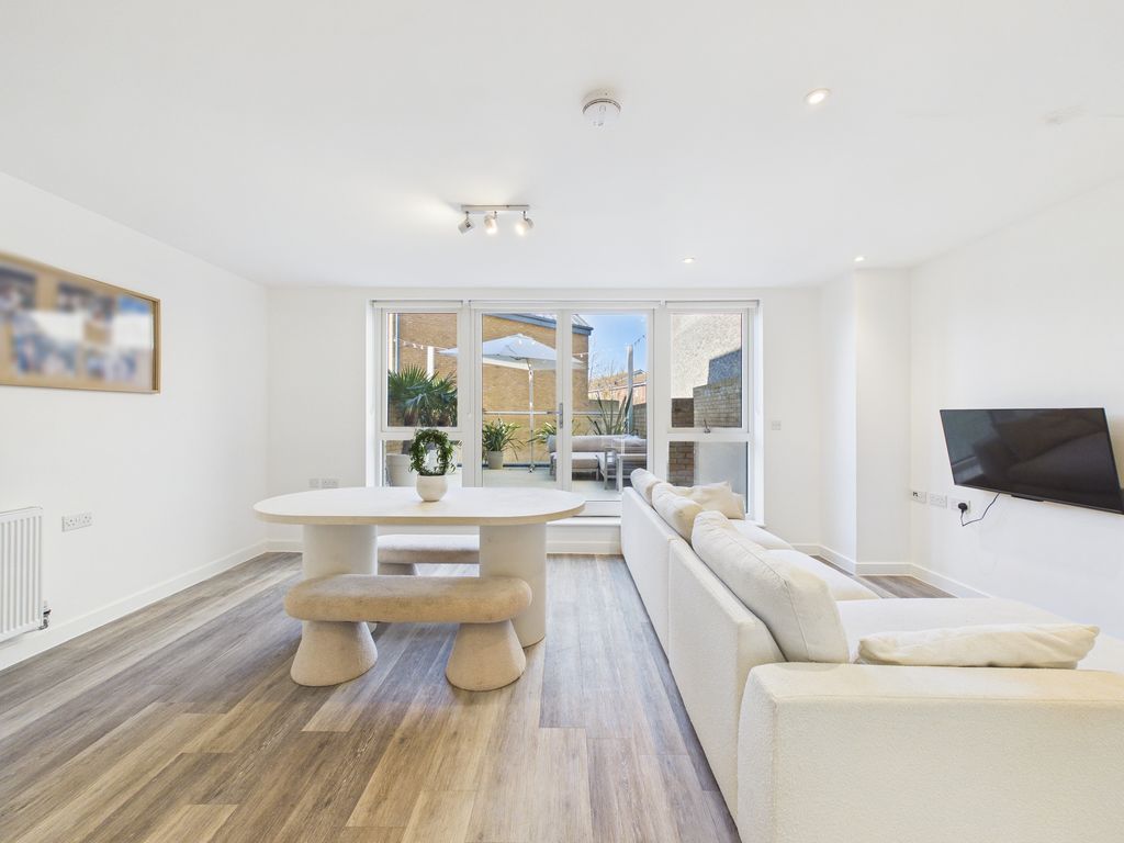 Property photo 3 of 14 Open Plan Lounge