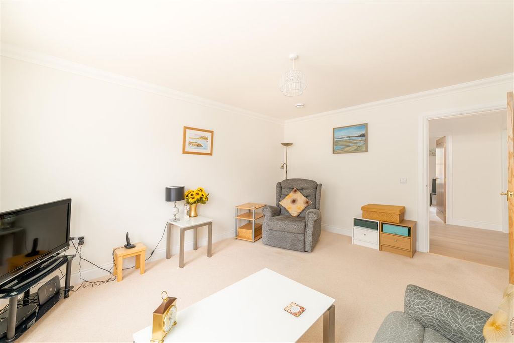 Property photo 3 of 15 36_Dunglass_Road-04.Jpg