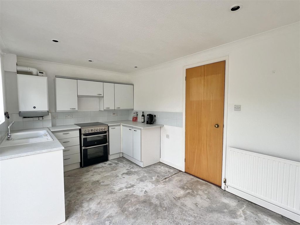 Property photo 2 of 17 Kitchen Diner: