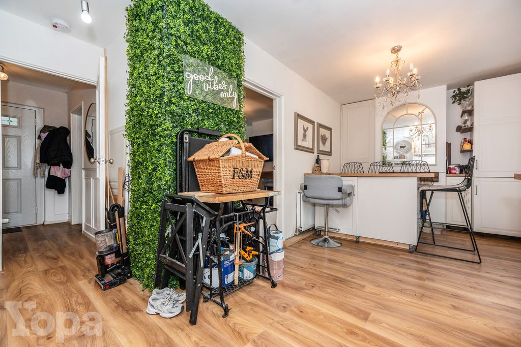 Property photo 3 of 19 Photo #3