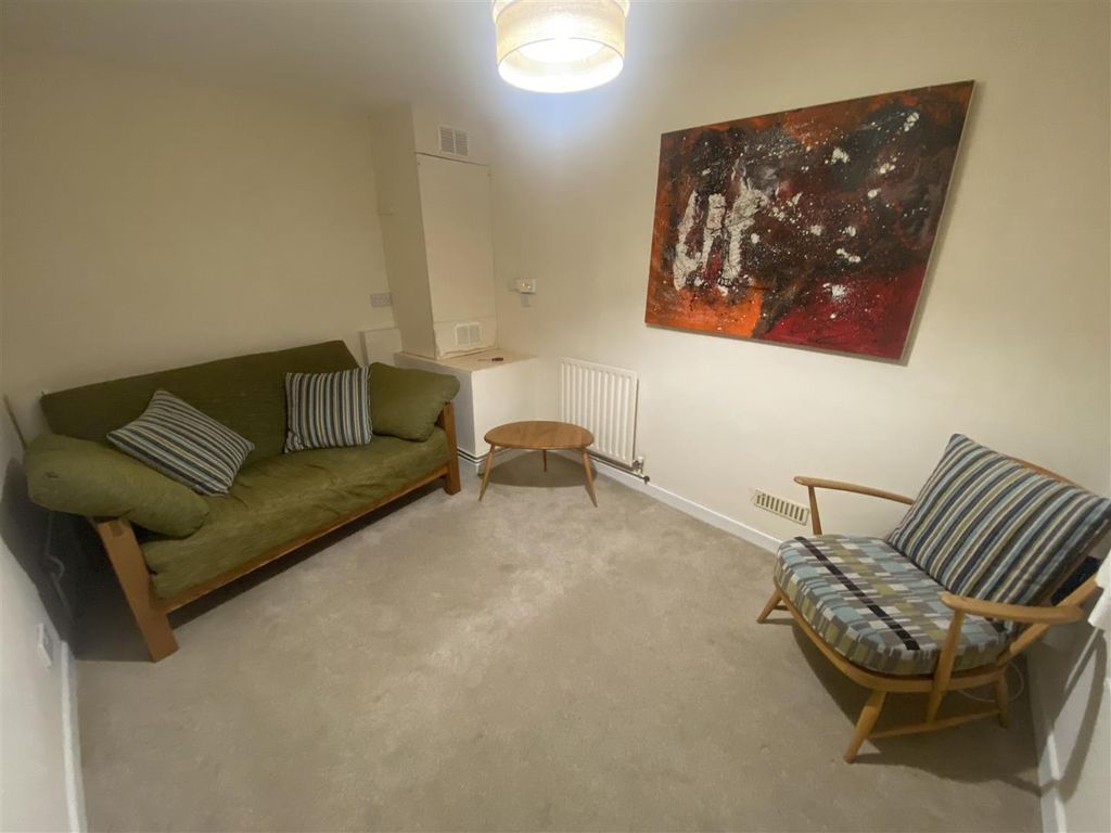 Property photo 2 of 7 Lounge