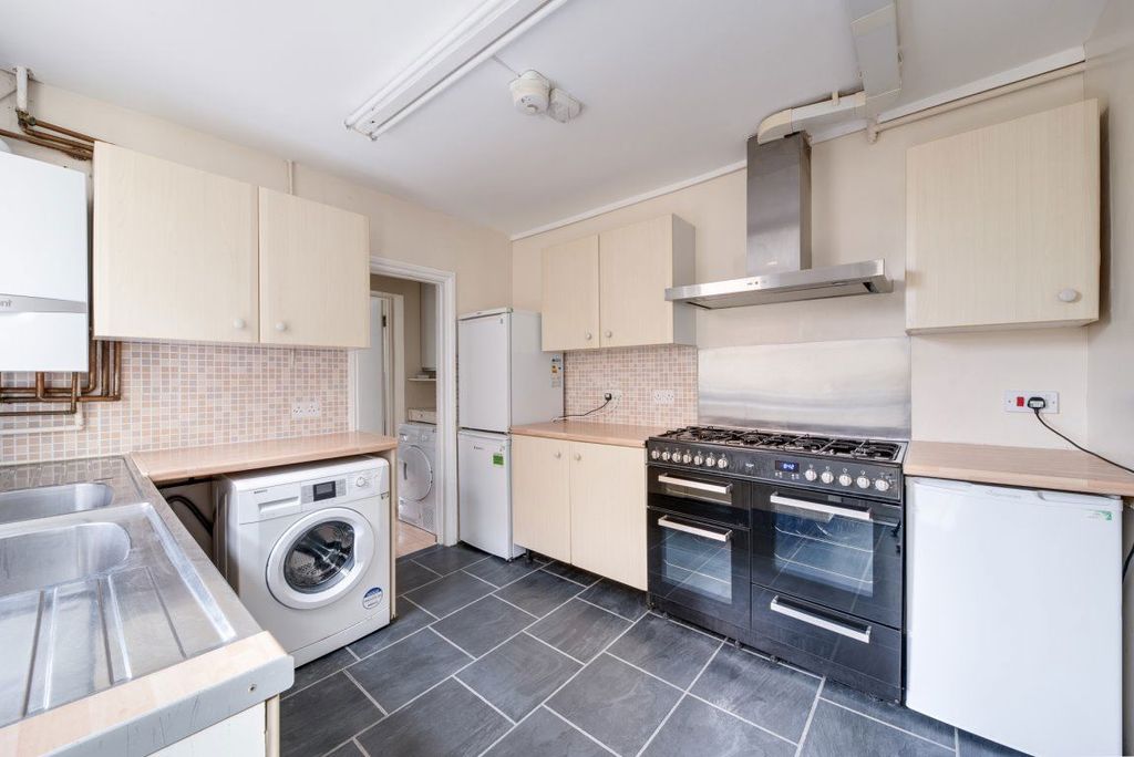 Property photo 2 of 26