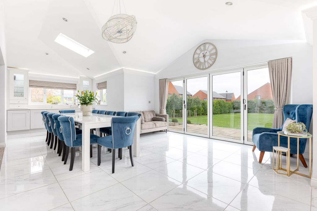 Property photo 3 of 22