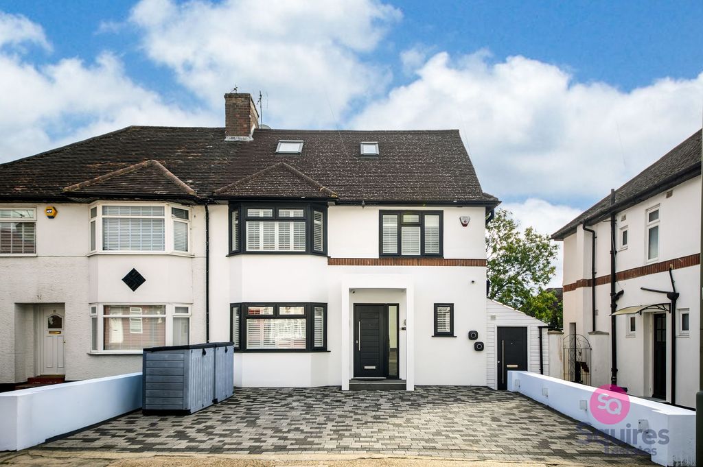 Property photo 1 of 34