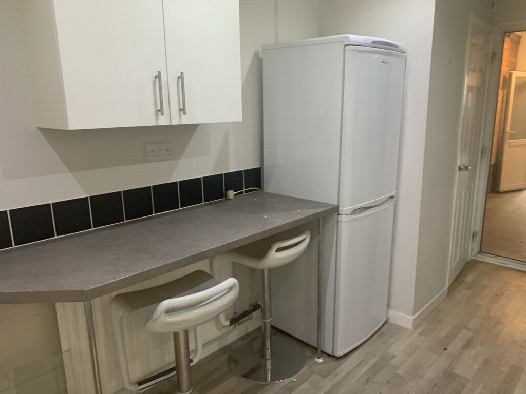 Property photo 2 of 7 Photo 4