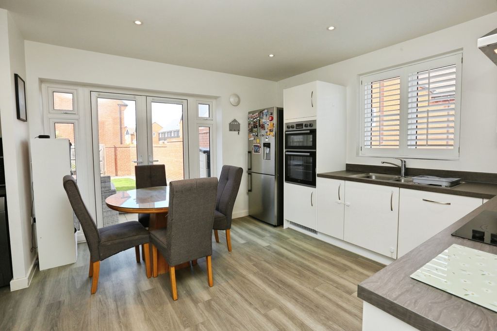 Property photo 3 of 17 Photo