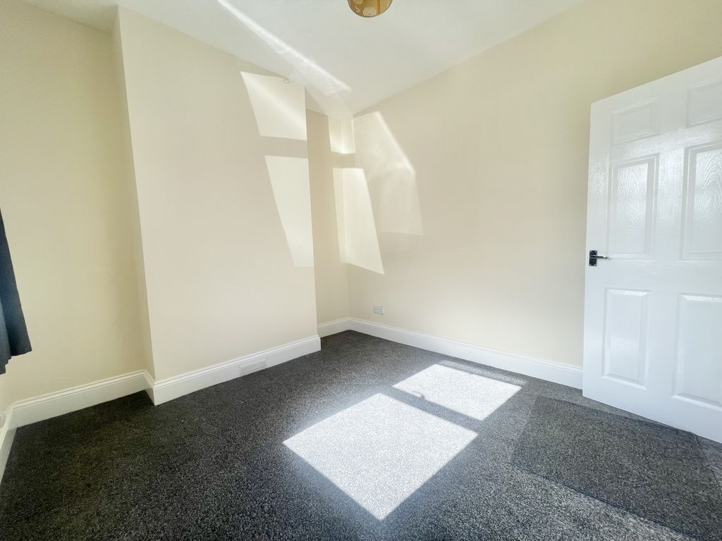 Property photo 2 of 17 Photo 11