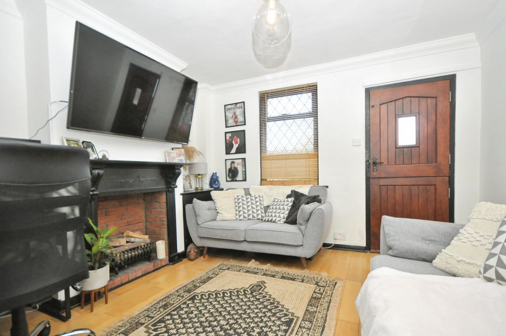 Property photo 2 of 18 Living Room