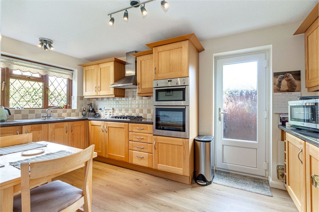 Property photo 3 of 24 Picture No. 37