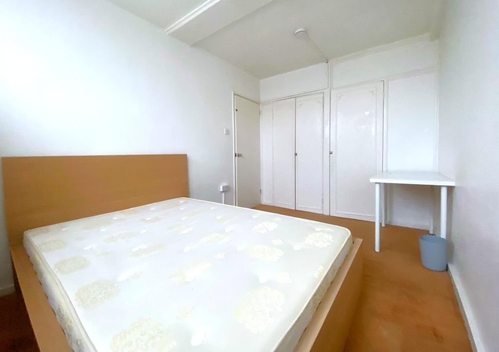 Property photo 3 of 8 Bedroom