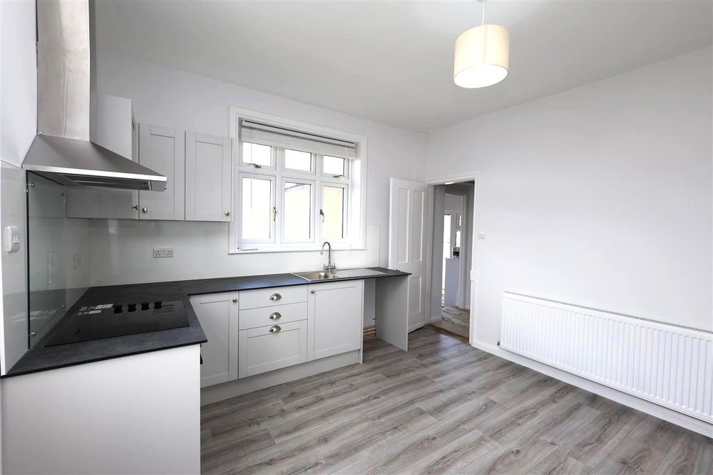 Property photo 2 of 18 Kitchen