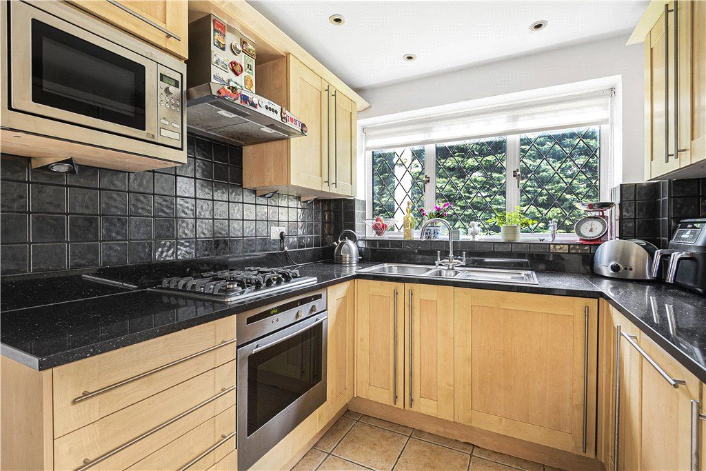 Property photo 3 of 15 Kitchen
