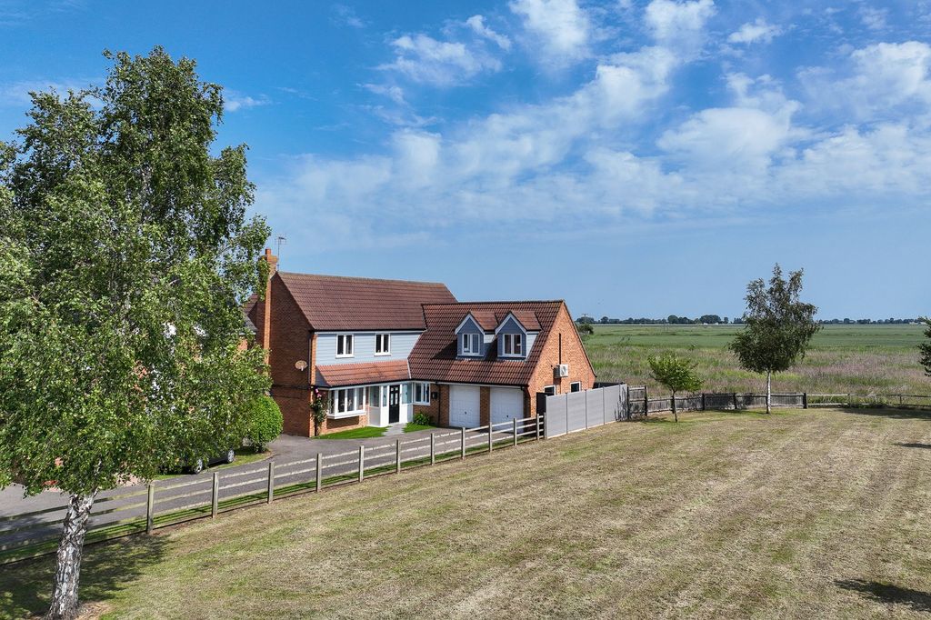 Property photo 1 of 64