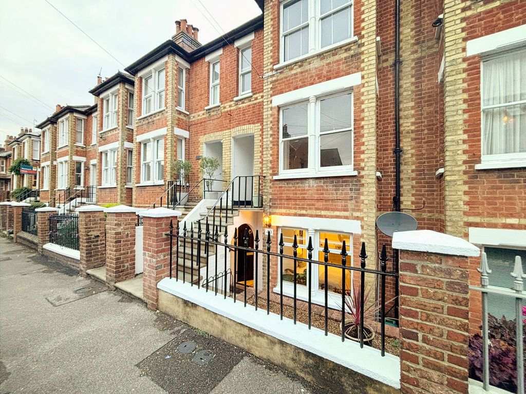 Property photo 3 of 27