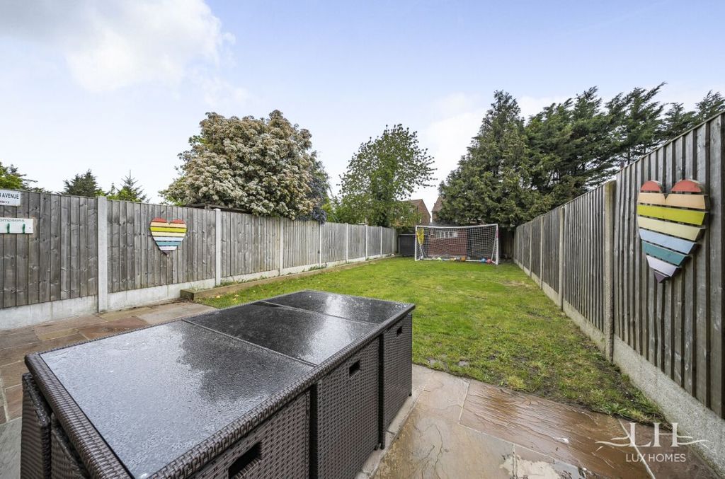 Property photo 2 of 20