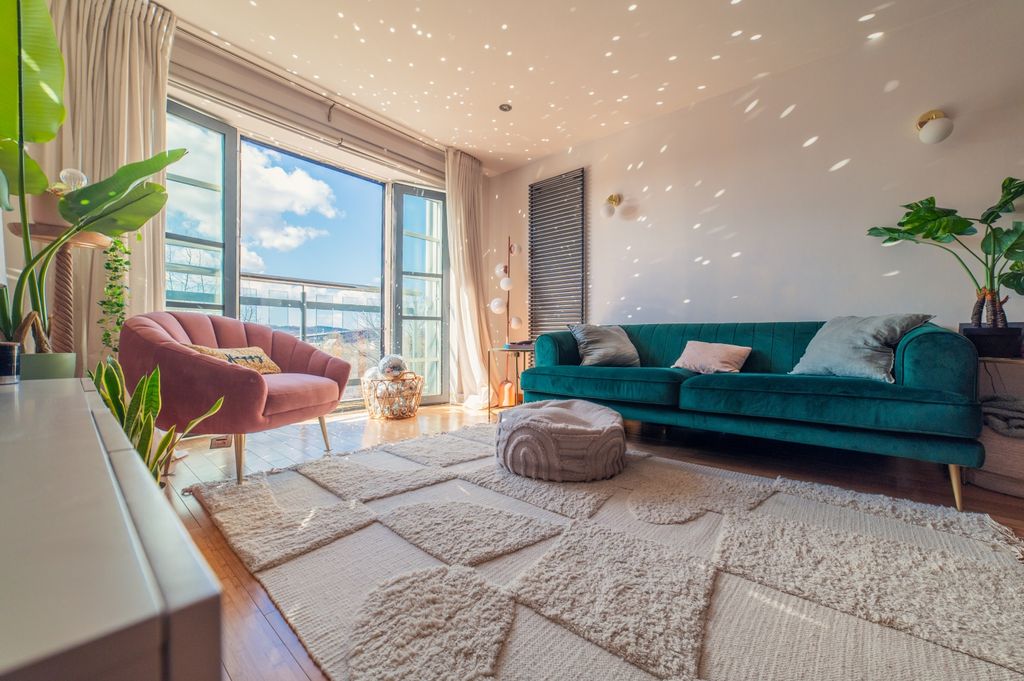 Property photo 1 of 21 Award-Winning Media Team On Every Listing5