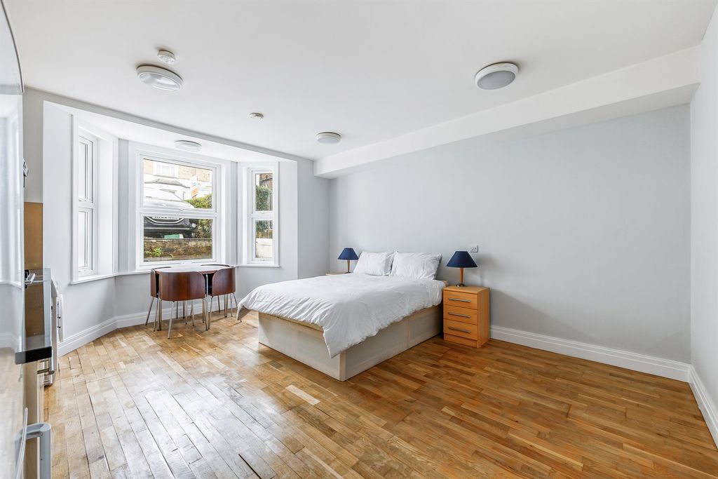 Property photo 1 of 5 (Main)