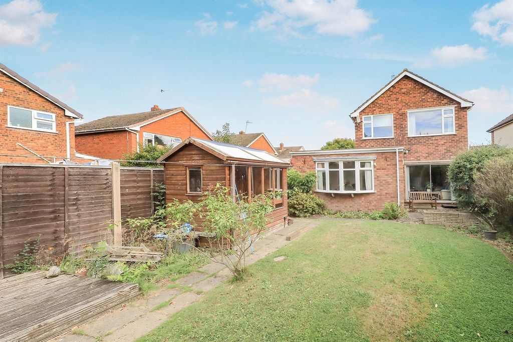 Property photo 2 of 17