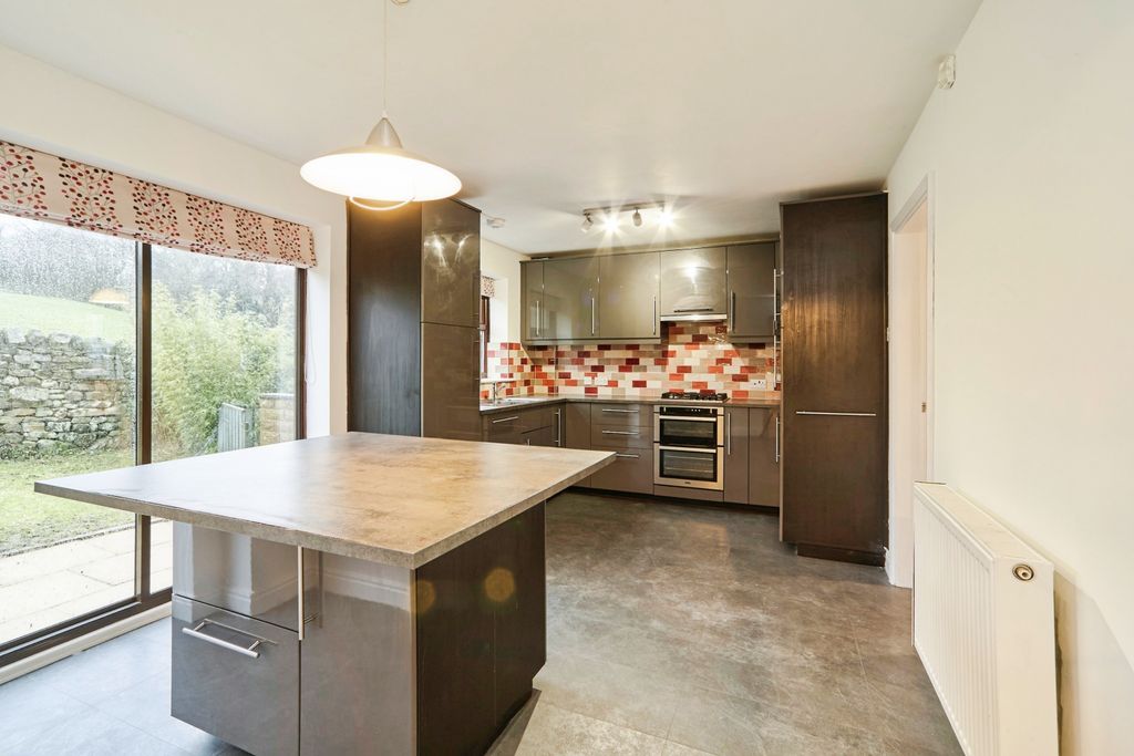 Property photo 2 of 20 Breakfast Kitchen