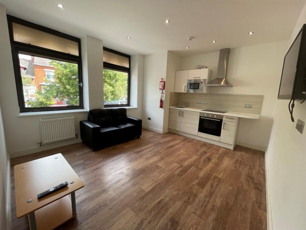 Property photo 1 of 6