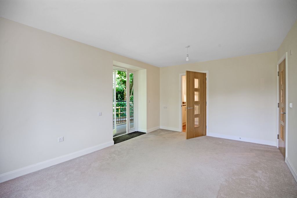 Property photo 3 of 6