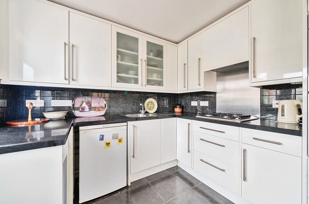 Property photo 2 of 15 Kitchen