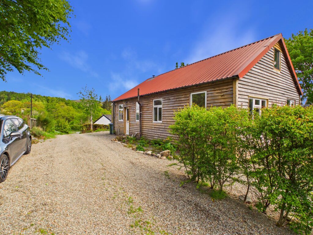 Property photo 2 of 32