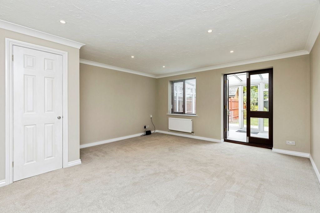 Property photo 3 of 17 Pbox-Img.Jpg