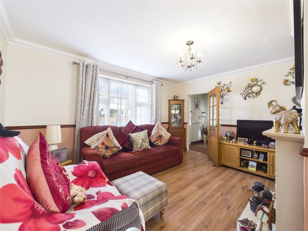 Property photo 2 of 18 Picture No. 14