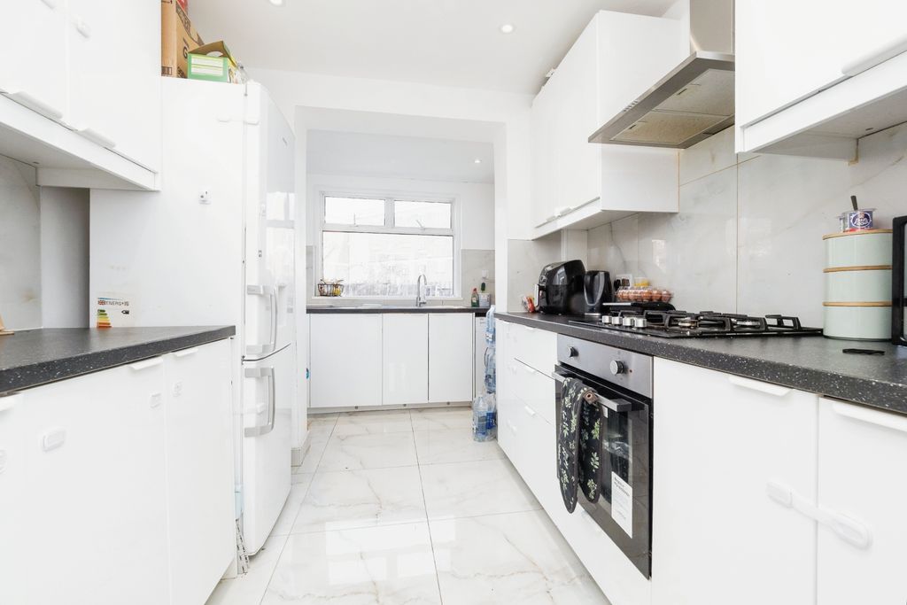 Property photo 3 of 17 Photography
