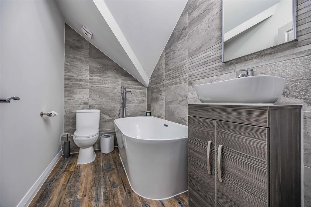 Property photo 3 of 22 54 Auckland Road East, Southsea-Small-Porticomarke