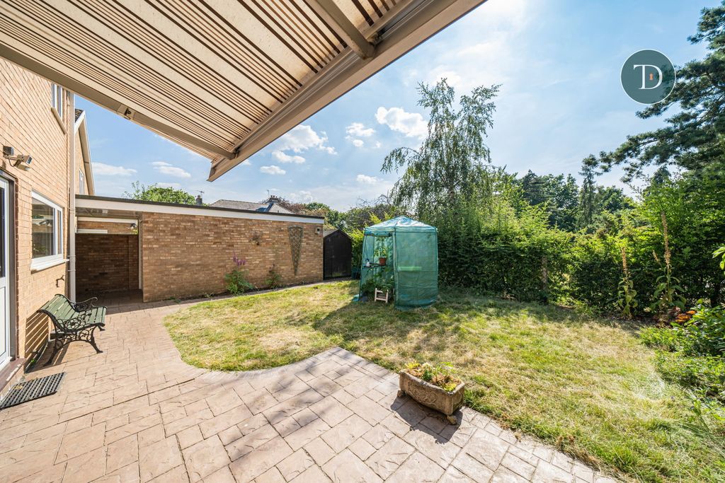 Property photo 2 of 28