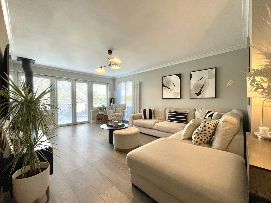 Property photo 3 of 39