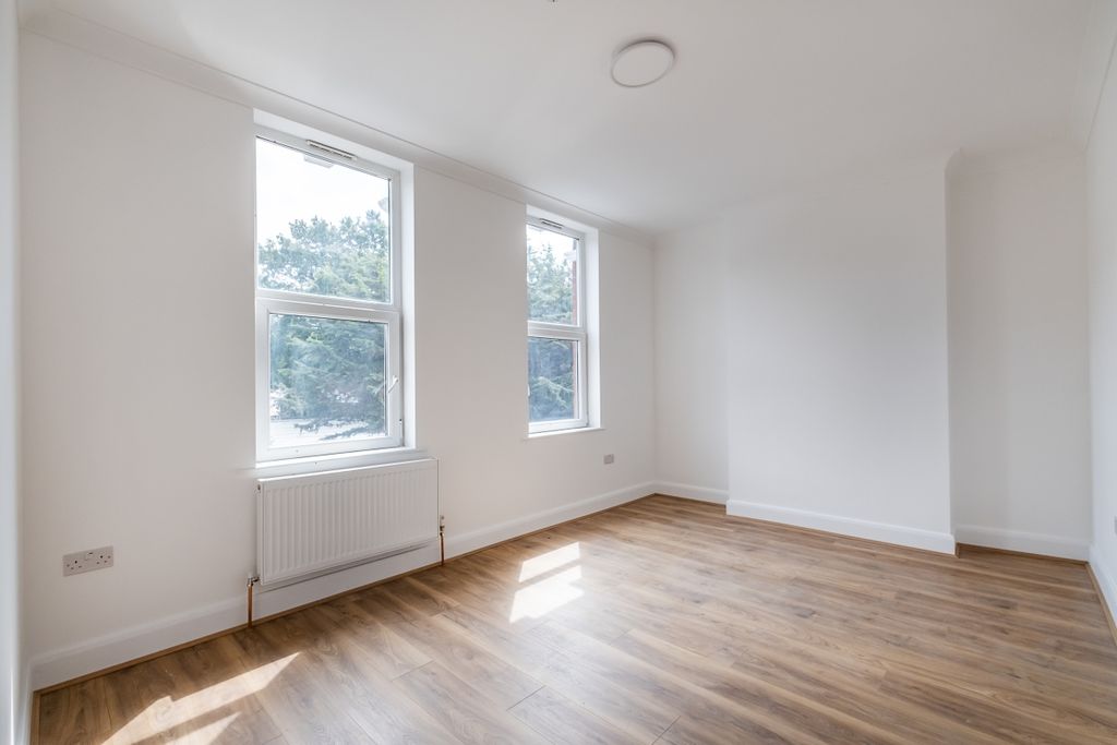 Property photo 2 of 12 Kilburn-Lane-A-08